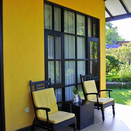 Flower Garden Lake Resort Tissamaharama Exterior foto