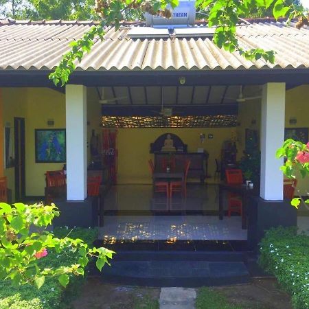 Flower Garden Lake Resort Tissamaharama Exterior foto