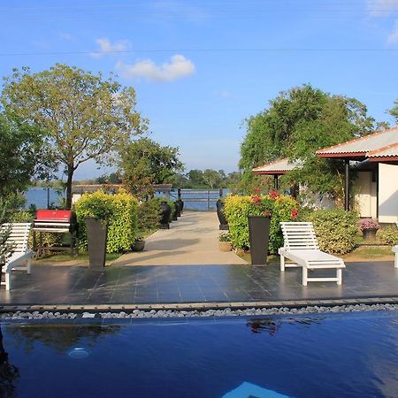 Flower Garden Lake Resort Tissamaharama Exterior foto