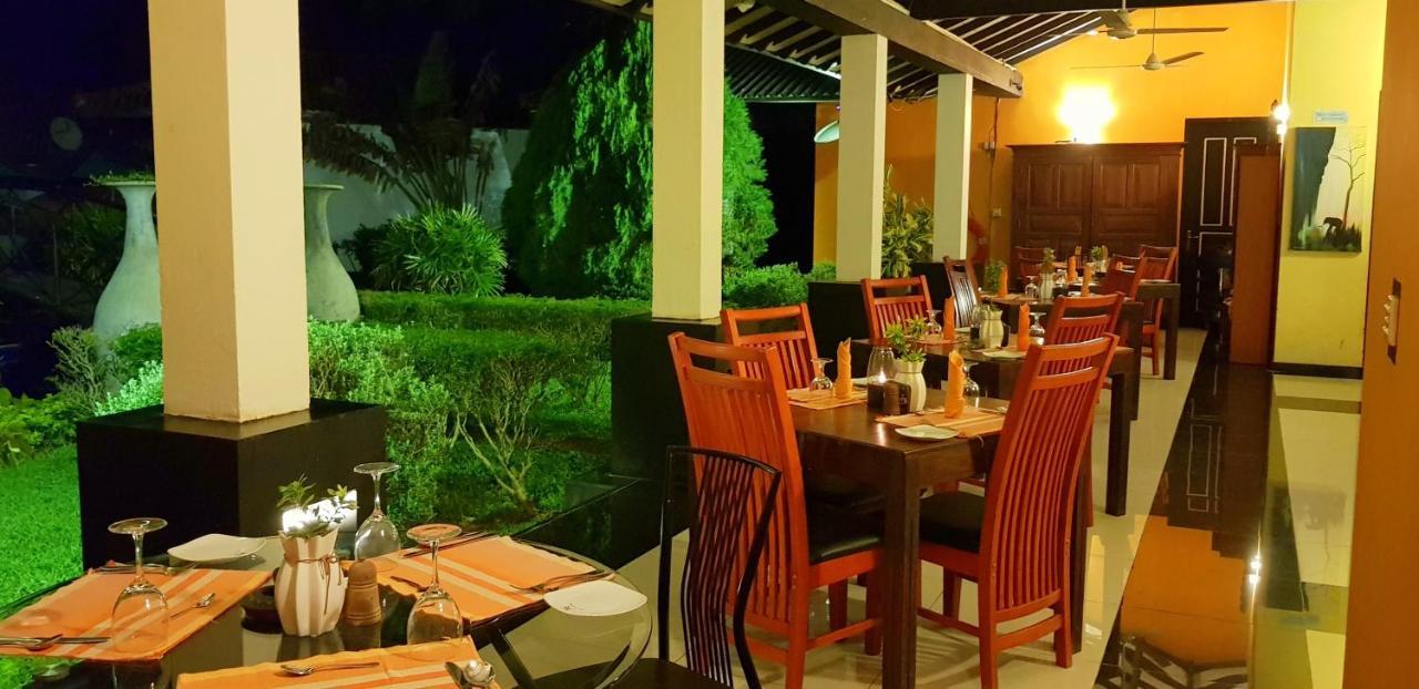 Flower Garden Lake Resort Tissamaharama Exterior foto