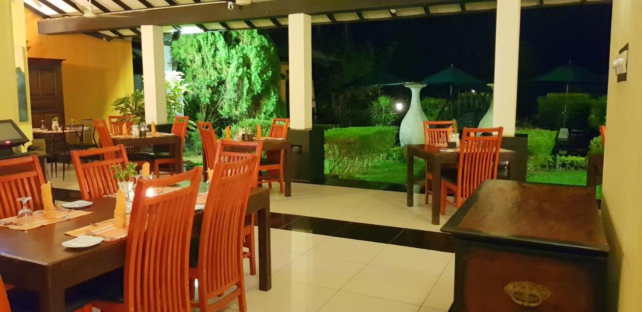 Flower Garden Lake Resort Tissamaharama Exterior foto